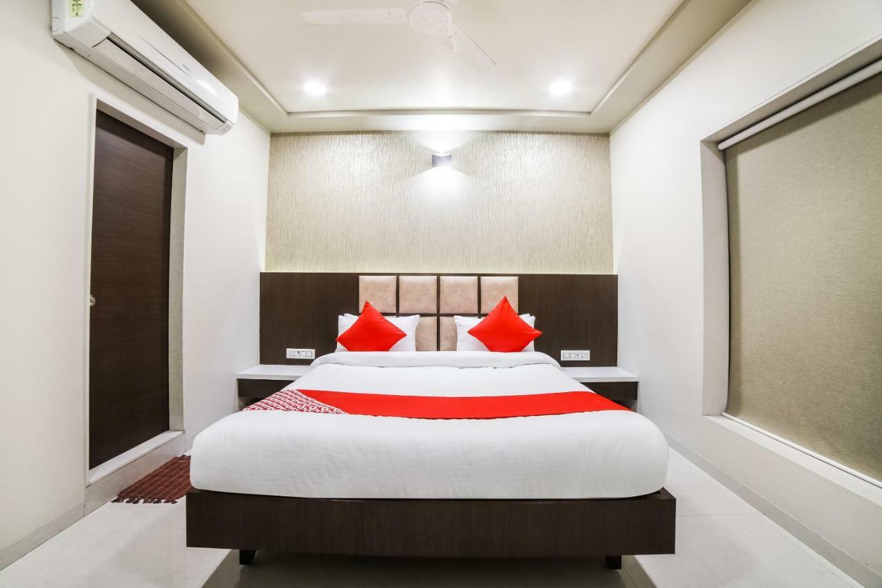 Capital O 41587 Hotel Airport Inn One Ахмедабад Экстерьер фото